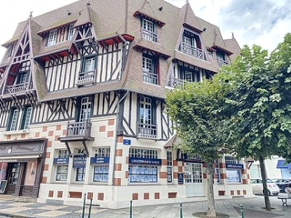Vue n°1 Agence immobilière Deauville (14800) Foncia Transaction Deauville, Place Morny