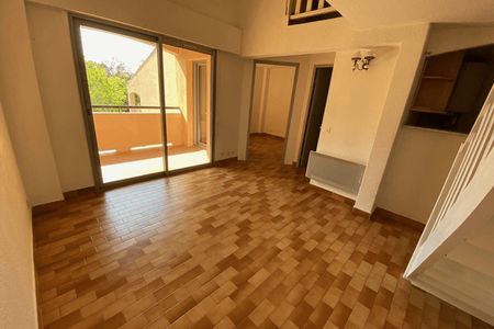 Vue n°2 Appartement 2 pièces T2 F2 à louer - La Croix Valmer (83420)