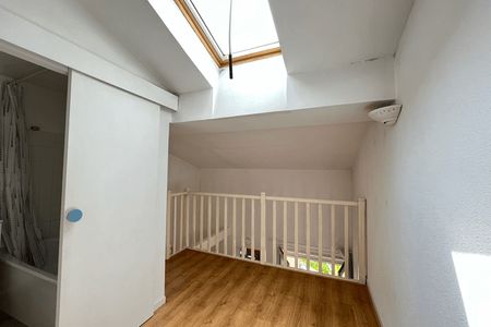 Vue n°3 Appartement 2 pièces T2 F2 à louer - Bordeaux (33000)