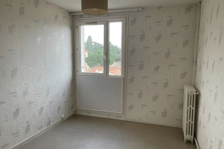 Vue n°2 Appartement 3 pièces T3 F3 à louer - Cahors (46000)