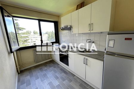 Vue n°2 Appartement 3 pièces T3 F3 à vendre - Ferney-voltaire (01210)