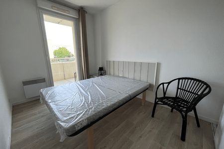 Vue n°3 Appartement 2 pièces T2 F2 à louer - Blanquefort (33290)