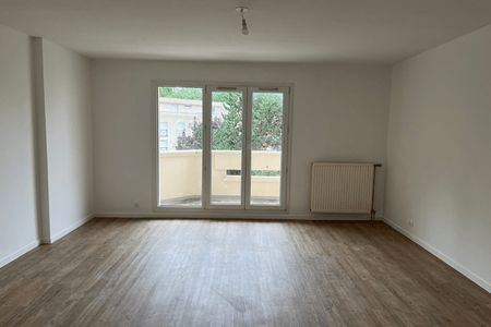 Vue n°2 Appartement 2 pièces T2 F2 à louer - Evry (91000)