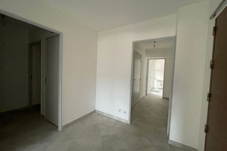 Vue n°3 Appartement 4 pièces T4 F4 à louer - Aix En Provence (13100)