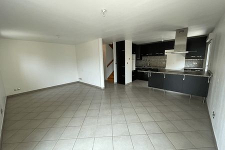 Vue n°2 Appartement 5 pièces T5 F5 à louer - Genay (69730)