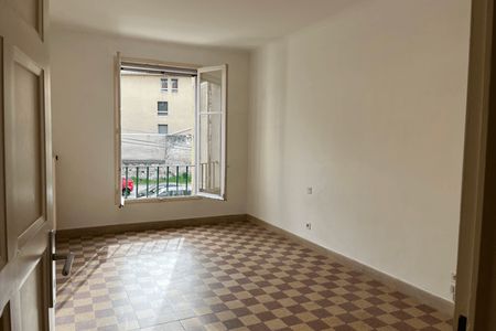 Vue n°3 Appartement 4 pièces T4 F4 à louer - Avignon (84000)