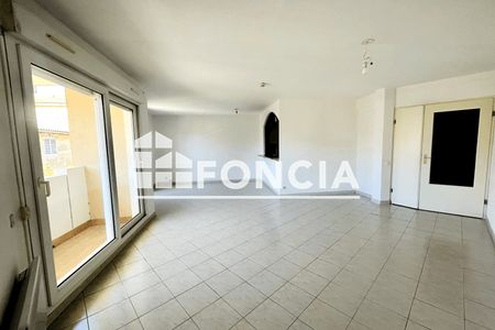 Vue n°2 Appartement 3 pièces T3 F3 à vendre - Hyères (83400)