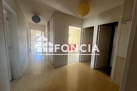 Vue n°2 Appartement 5 pièces T5 F5 à vendre - Oloron-sainte-marie (64400)