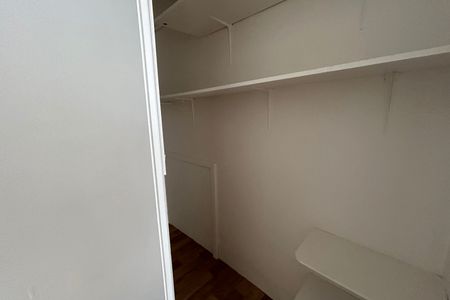 Vue n°3 Appartement 2 pièces T2 F2 à louer - Antibes (06600)