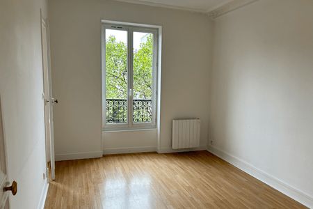 Vue n°2 Appartement 3 pièces T3 F3 à louer - Paris 9ᵉ (75009)