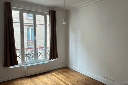 Vue n°3 Appartement 2 pièces T2 F2 à louer - Paris 18ᵉ (75018)