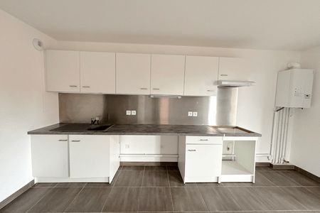 Vue n°3 Appartement 3 pièces T3 F3 à louer - La Cote Saint Andre (38260)