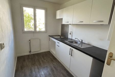 Vue n°2 Appartement 3 pièces T3 F3 à louer - Saint Ouen L'aumone (95310)