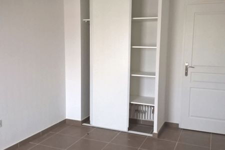 Vue n°2 Appartement 2 pièces T2 F2 à louer - Morieres Les Avignon (84310)