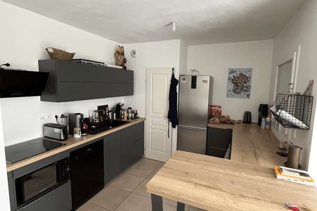 Vue n°2 Appartement meublé 3 pièces T3 F3 à louer - Montelimar (26200)