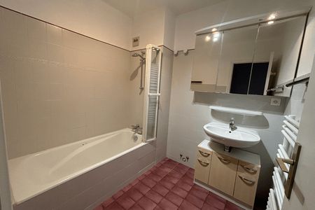 Vue n°2 Appartement 3 pièces T3 F3 à louer - Annecy Le Vieux (74940)