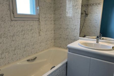 Vue n°2 Appartement 2 pièces T2 F2 à louer - Vaureal (95490)