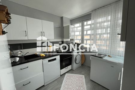 Vue n°3 Appartement 4 pièces à vendre - LE PONTET (84130) - 69 m²