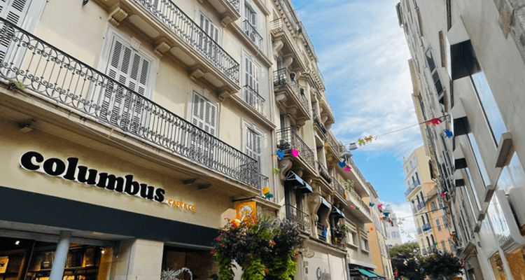 local-commercial 6 pièces à louer TOULON 83000 121.3 m²