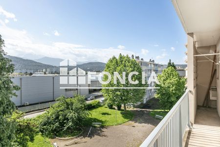 Vue n°2 Appartement 3 pièces T3 F3 à vendre - Grenoble (38100)