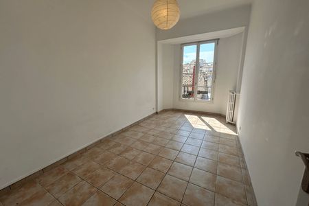 Vue n°2 Appartement 4 pièces T4 F4 à louer - Marseille 1ᵉʳ (13001)