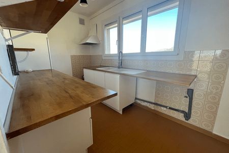 Vue n°3 Appartement 3 pièces T3 F3 à louer - Toulon (83200)