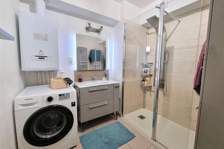 Vue n°3 Appartement 3 pièces T3 F3 à louer - Toulon (83200)