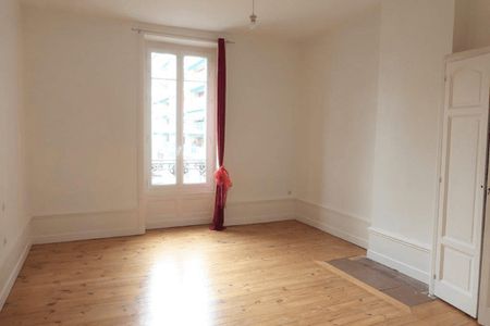 appartement 3 pièces à louer ROANNE 42300 73.9 m²