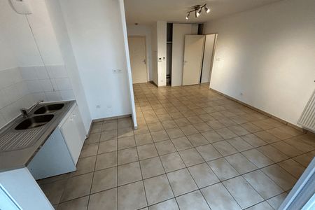 Vue n°2 Appartement 2 pièces T2 F2 à louer - Meyzieu (69330)