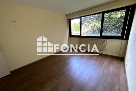 Vue n°3 Appartement 3 pièces T3 F3 à vendre - Ferney-voltaire (01210)