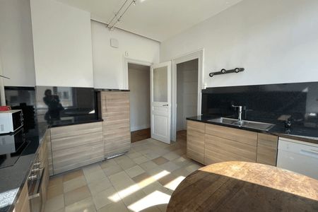 appartement 6 pièces à louer ST ETIENNE 42000 235.5 m²