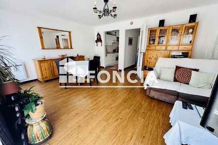 Vue n°2 Appartement 4 pièces T4 F4 à vendre - Le Luc (83340)