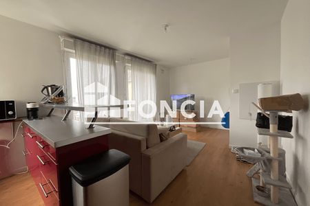 Vue n°2 Appartement 3 pièces T3 F3 à vendre - Corbeil Essonnes (91100)