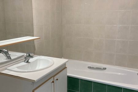 Vue n°2 Appartement 3 pièces T3 F3 à louer - Annecy (74000)