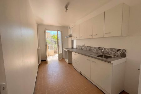 Vue n°2 Appartement 3 pièces T3 F3 à louer - La Seyne Sur Mer (83500)