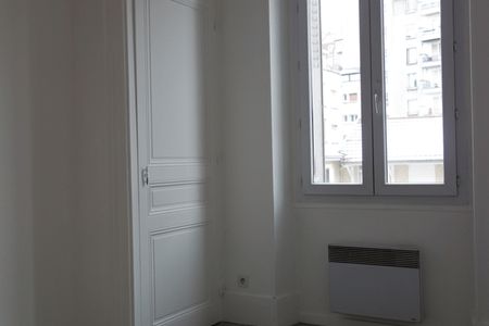Vue n°3 Appartement 2 pièces T2 F2 à louer - Grenoble (38000)
