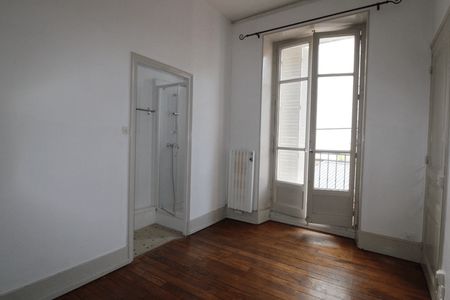 Vue n°3 Appartement 2 pièces T2 F2 à louer - Grenoble (38000)