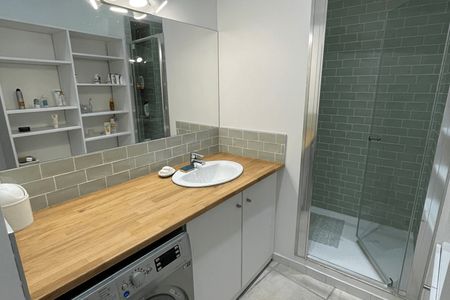 Vue n°2 Appartement 4 pièces T4 F4 à louer - Nimes (30000)