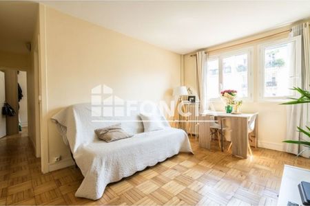 appartement 3 pièces à vendre PARIS 10ème 75010 46.98 m²