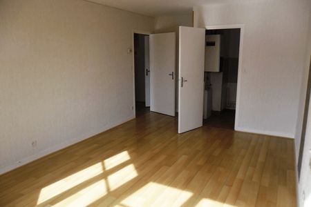 Vue n°3 Appartement 2 pièces T2 F2 à louer - Evreux (27000)