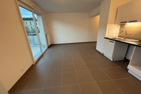 Appartement a louer  - 3 pièce(s) - 61.3 m2 - Surfyn