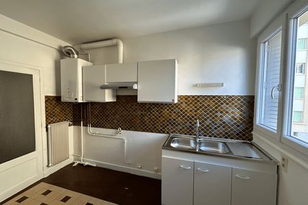 Vue n°2 Appartement 4 pièces T4 F4 à louer - Clermont Ferrand (63000)