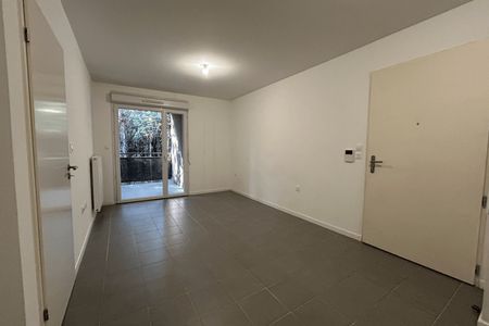 Vue n°3 Appartement 2 pièces T2 F2 à louer - Montfavet (84140)