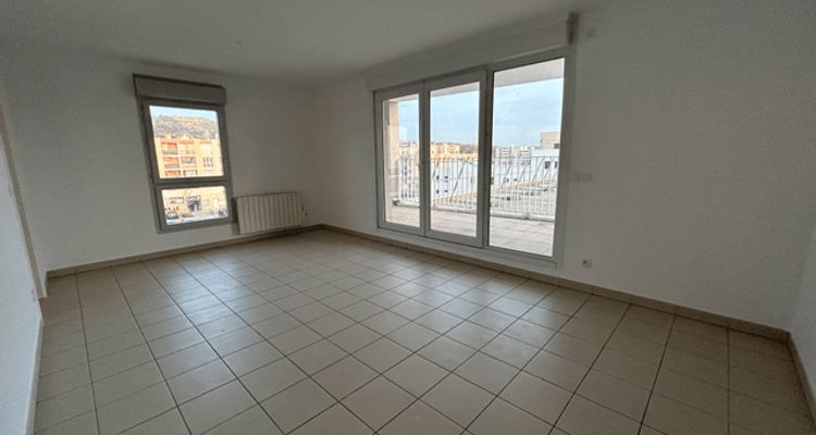 Vue n°1 Appartement 3 pièces T3 F3 à louer - Vitrolles (13127)