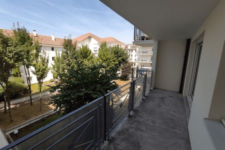 Vue n°2 Appartement 2 pièces T2 F2 à louer - Bussy-saint-georges (77600)