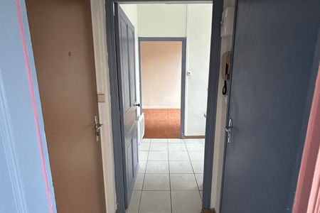 Vue n°3 Appartement 2 pièces T2 F2 à louer - Valence (26000)