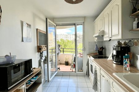 Vue n°2 Appartement 3 pièces T3 F3 à louer - Lyon 8ᵉ (69008)