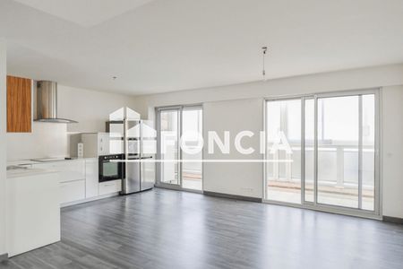 Vue n°2 Appartement 2 pièces T2 F2 à vendre - Nice (06100)