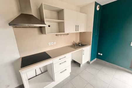 Vue n°2 Appartement 3 pièces T3 F3 à louer - Bordeaux (33300)