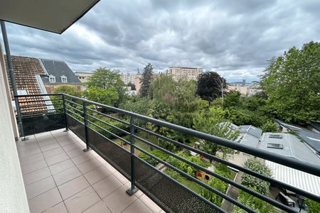 Vue n°3 Appartement 4 pièces T4 F4 à louer - Vanves (92170)